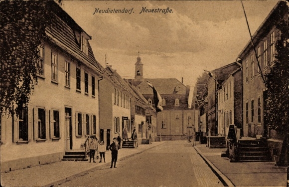 KP Neudietendorf w Turyngii, Neuestraße, scena uliczna, budynki