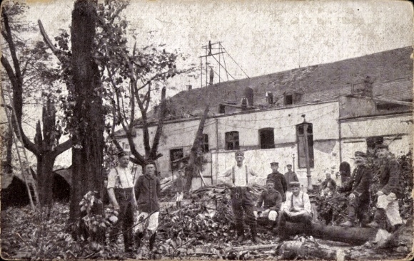 Postcard Chemnitz Saxony, Tiergarten Scheibe, military during cleanup work and storm on May 27, 1916