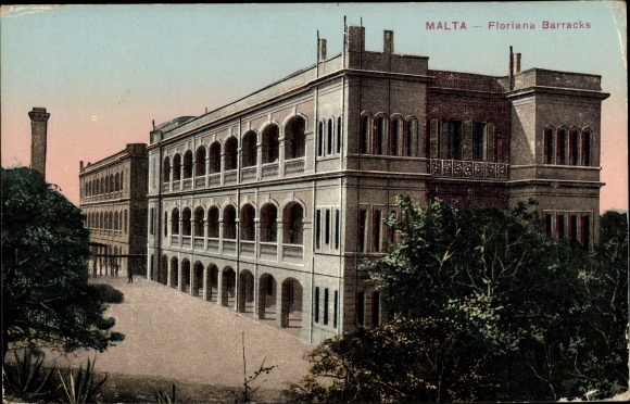 Postcard Malta, Floriana Barracks, barracks, exterior view of the building