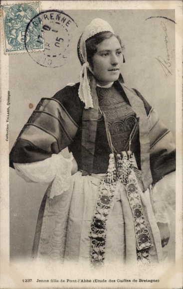 Postcard Young Girl from Pont l'Abbé, Study of Coiffes de Bretagne