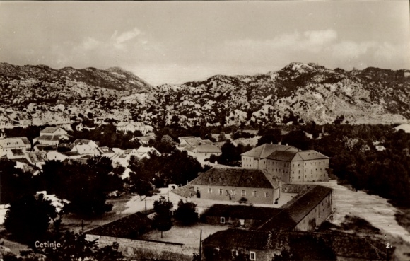 KP Cetinje Montenegro, widok ogólny, góry wapienne