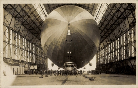 PC Friedrichshafen on Lake Constance, airship LZ 127 Graf Zeppelin, brought into the airship hall