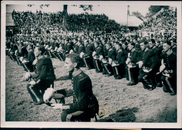 Foto Triomphe de Saint Cyr, Nouvelle Promotion de l'Ecole, Officiers