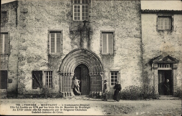Picture Montaigu Vendee, L'Aumonerie-Hôpital, founded in 1174, restored in the 17th century, Maurice de