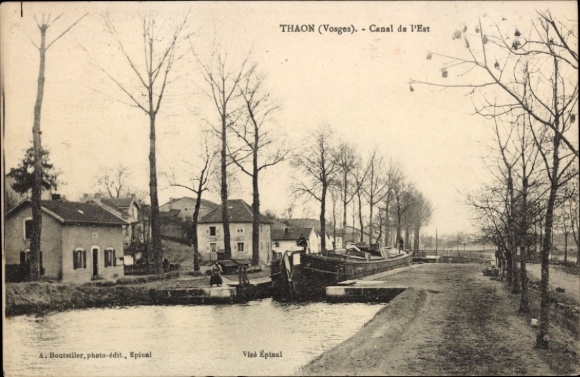 Ak Thaon les Vosges, Schiff im Kanal, Bäume, Häuser, nmotiv