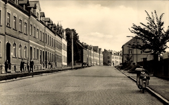 Ak Tanna in Thüringen, Straße mit Häusern, Straßenansicht, Menschen,  Architektur
