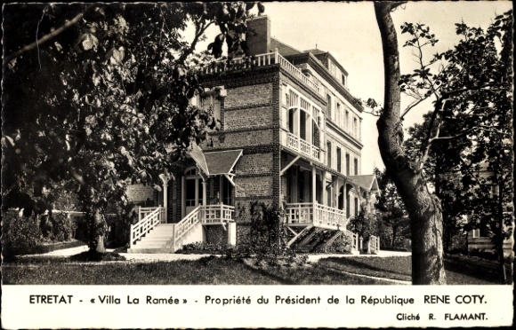 Ak Étretat Seine Maritime, Vorderansicht von Villa La Ramée, Präsident Rene Coty, Cliché R. Fl...