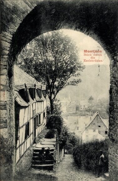 Ak Monschau Montjoie in der Eifel, Blick durch die Eselsbrücke
