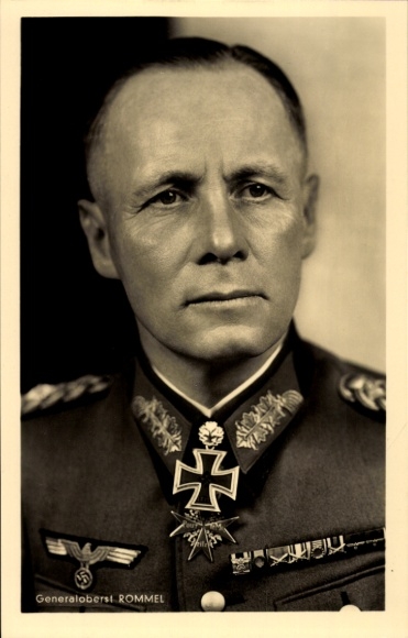 Ak Generalfeldmarschall Erwin Rommel, Ritterkreuzträger, Eichenlaub m. Schwertern u. Brillanten