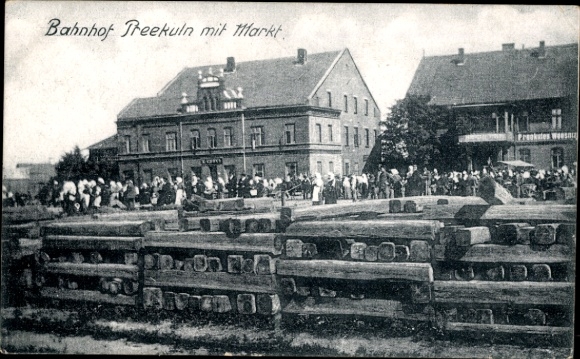 Ak Priekule Preekuln Letland, treinstation, marktplein