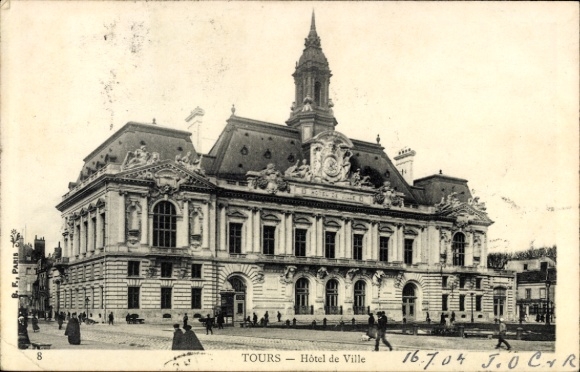 Ak Tours Indre et Loire, Hôtel de Ville in  , schwarz-weiß, Personen auf der Straße