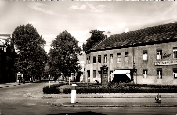 Postcard Elsterwerda in Brandenburg, Karl Marx Platz with Stalinallee