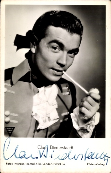Postcard actor Claus Biederstaedt, portrait with pipe, a love story, autograph