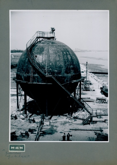 Photo København Copenhagen Denmark, spherical tank of a refinery, MAN
