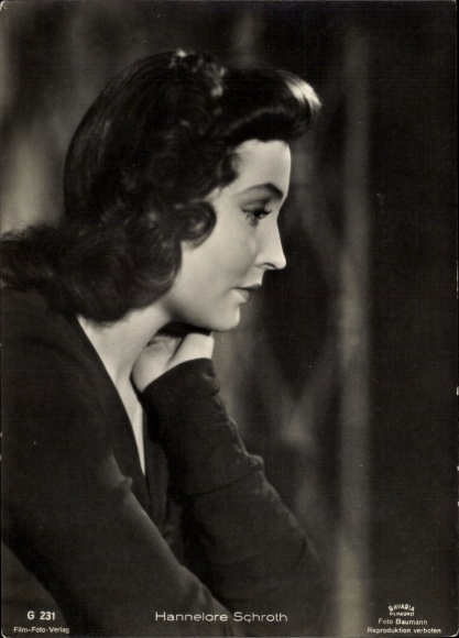 Ak-actrice Hannelore Schroth, portret in profiel