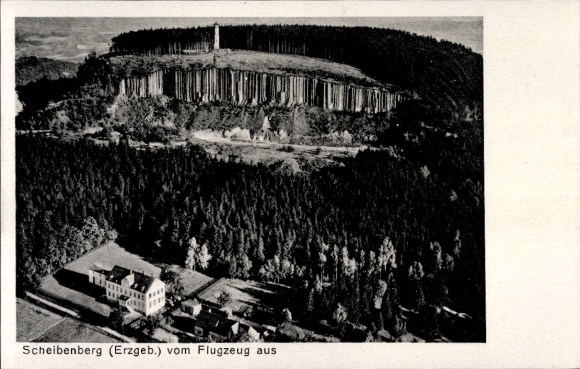 Ak Scheibenberg im Erzgebirge, Luftaufnahme von  Erzgebirge, Flugzeugansicht, Berggasthaus
