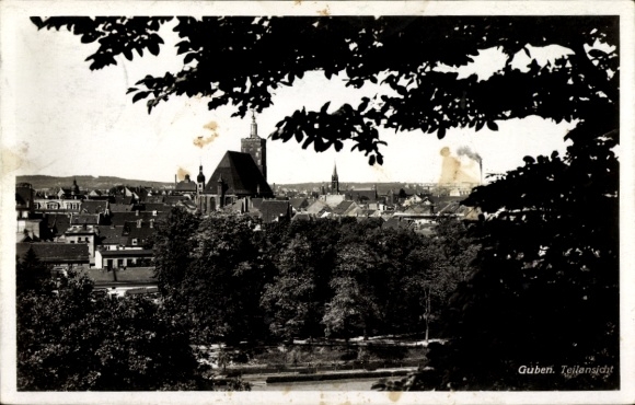 Ak Guben in der Niederlausitz, Panorama, Kirche