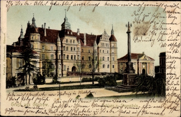 Postcard Güstrow in Mecklenburg, castle architecture, column in the foreground