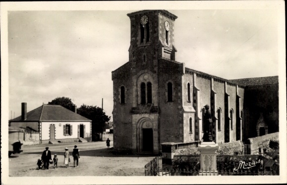 Postcard La Grière La Tranche sur Mer Vendée, church, monument, clock tower, people, landscape