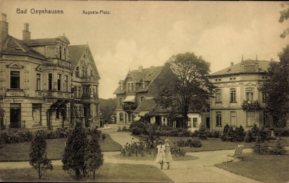 Ak Bad Oeynhausen in Westfalen,  Augusta-Platz, Parklandschaft,  Gebäude