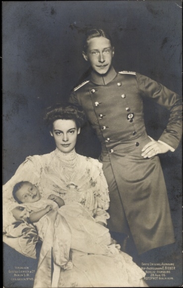 Ak Kronprinzenpaar, Kronprinz Wilhelm von Preußen, Cecilie, Erbprinz Wilhelm
