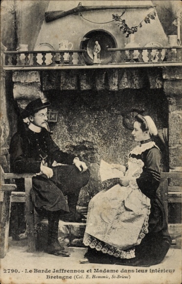 CPA Bretagne, Le Barde Jaffrennou i Madame we wnętrzu