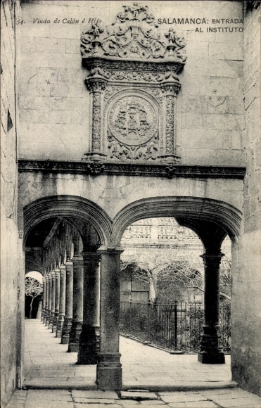Ak Salamanca Kastilien und León, Eingang zum Institut, Säulen, Bogen, Wappen, Salamanca