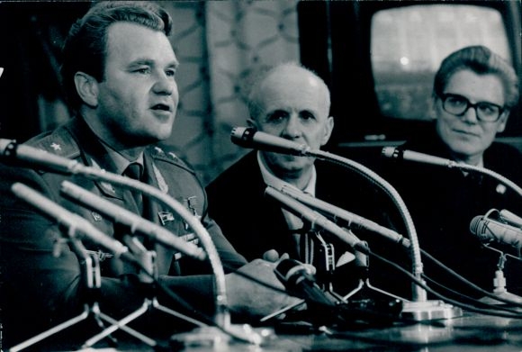 Photo Soyuz, press conference after landing, cosmonaut Vladimir Shatalov