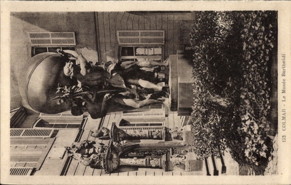 Ak Colmar Kolmar Elsass Haut Rhin, Skulpturen, Museum Bartholdi, Colmar