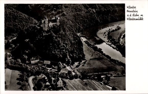 KP Obernhof an der Lahn, klasztor Arnstein, zdjęcie lotnicze okolicznej przyrody, rzeki, budynków.