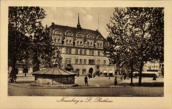 Ak Naumburg an der Saale, Rathaus, Stadtplatz, Brunnen, Bäume, s Gebäude