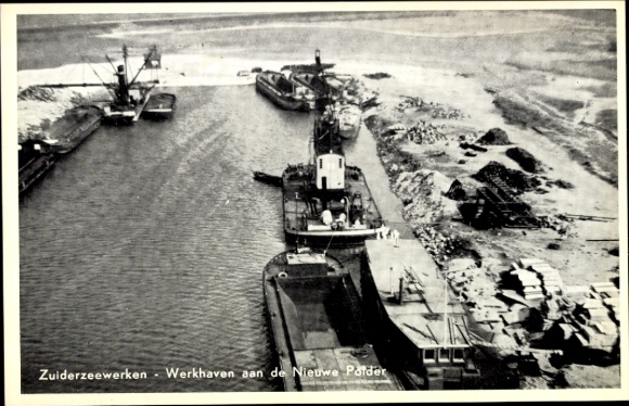 Ak Harderwijk Gelderland, Zuiderzeewerken, Werkhaven, Neue Polder, Hafenanlagen, Schiffe
