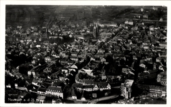 Ak Neustadt an der Haardt Neustadt an der Weinstraße, Fliegeraufnahme