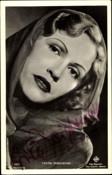 Postcard actress Hilde Weissner, portrait, autograph, cloth