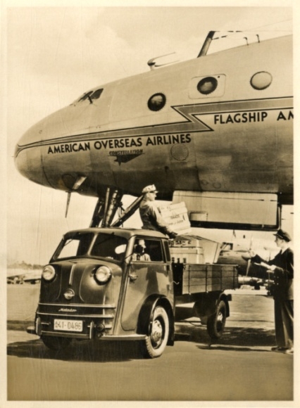 Photo vehicle company Vidal Harburg, Tempo-Matador, platform truck, airport transporter