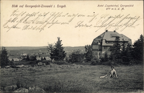 Ak Zinnwald Georgenfeld Altenberg im Erzgebirge, Hotel Lugsteinhof, Frau auf einer Wiese sitzend