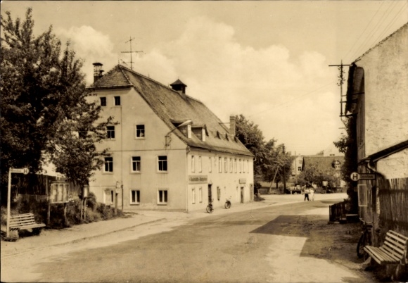 Postcard Rauschwitz Elstra Oberlausitz, buildings, street, trees, bicycles, people in the landscape