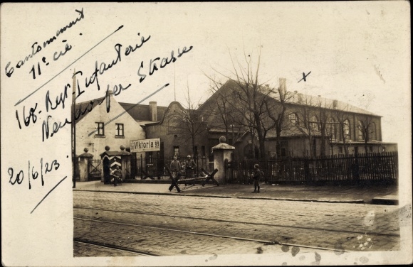 Photo Postcard Cantonment 11. Compagnie. 168 eme Regiment d&#39;Infanterie, Neudorfer Straße, 1923, Viktoria 99