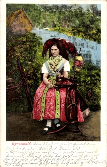 Ak Spreewald, Spreewälderin in Tracht,  herzliche Grüße sendet dem...