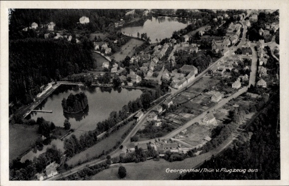 Ak Georgenthal in Thüringen, Luftbildaufnahme, Seenlandschaft, Stadtansicht, Umgebung von Georgen