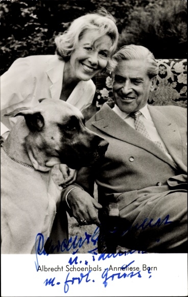 Postcard Actor Albrecht Schoenhals, Anneliese Born, Mastiff, portrait