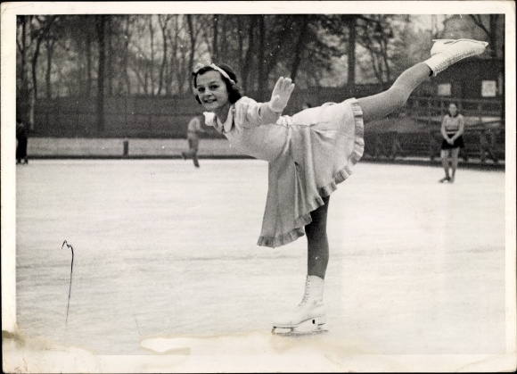 Foto Eiskunstläuferin auf dem Eis