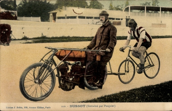 Postcard cyclist Dussot with coach Pasquier, motorcycle, pacemaker