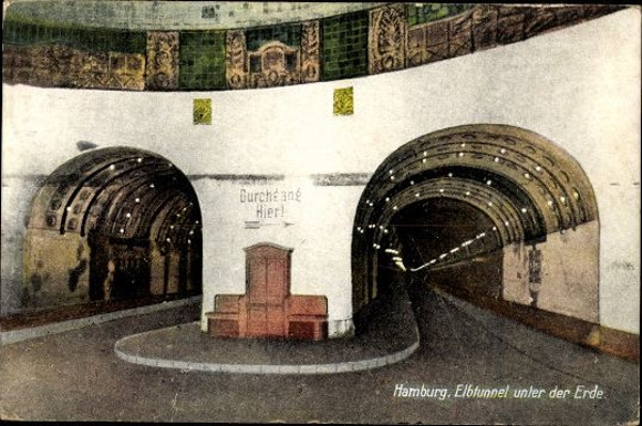 10 old PCs Hamburg, various views, partially painted