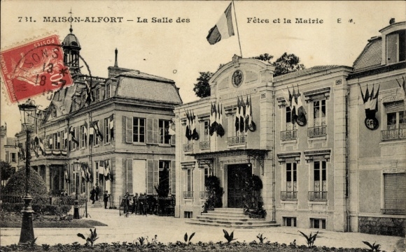 Postcard Maisons Alfort Val de Marne, town hall, Salle des Fetes, flags