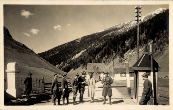 KP Brenner Tirol, Na granicy, Przełęcz Brenner, Urząd celny