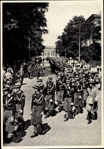 Sammelbild Deutschland erwacht Nr. 75, Die Avanguardia besucht das Braune Haus in München 1932