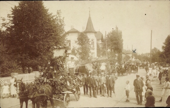 Photo Postcard Hamburg Wandsbek Rahlstedt Altrahlstedt, parade, craftsmen group