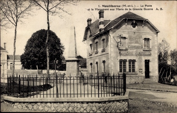 Postcard Mouliherne Maine-et-Loire, post office building, memorial to the fallen of the First World War, trees