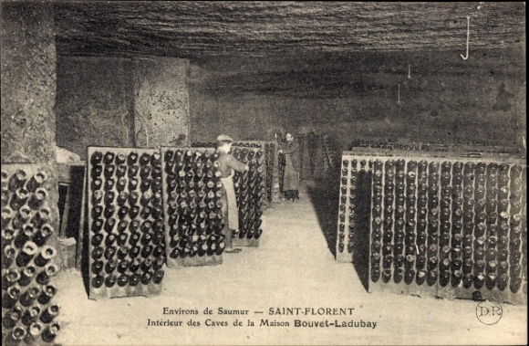 Ak Saint Hilaire Saint Florent Maine et Loire, Caves Bouvet Ladubay, Interieur
